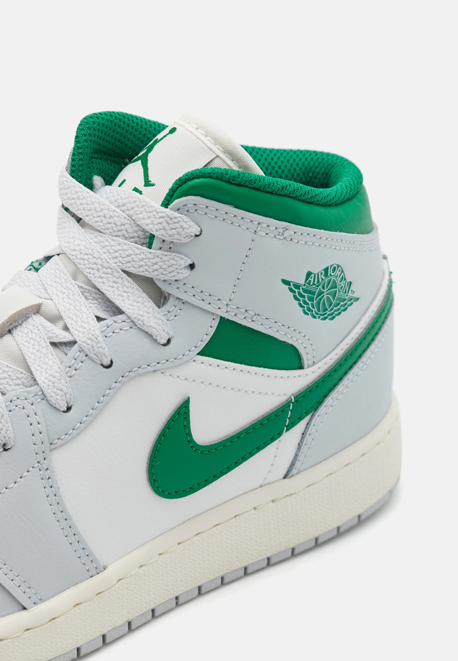 Jordan 1 mid Pine green