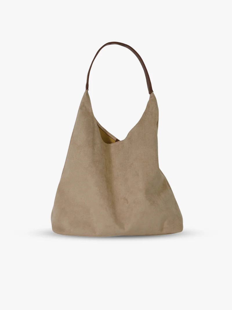 Dana Soft Tote™ – the must-have spring bag in beige 