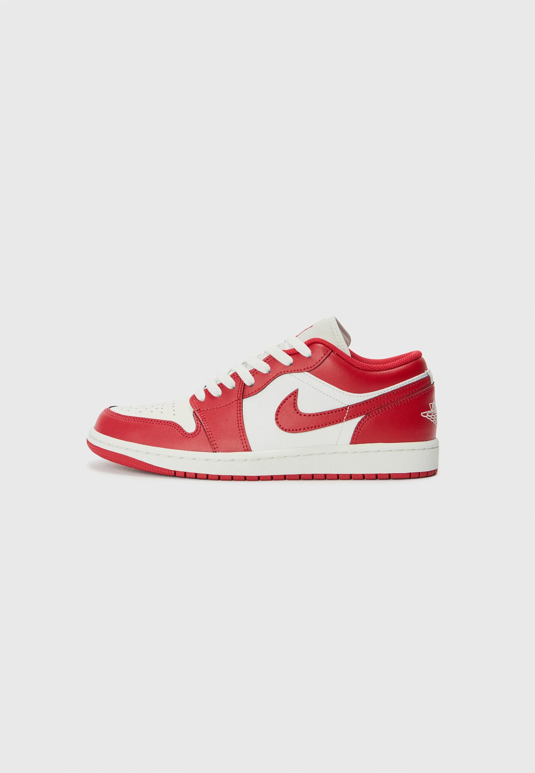 Jordan 1 low ’Varsity red’